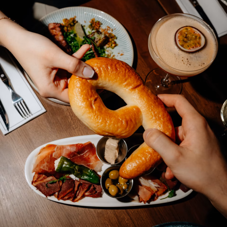 NINE's pretzel